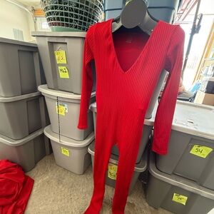 Red Ribbed V-Neck Jumpsuit p27